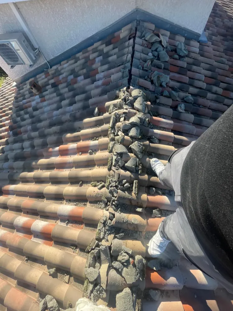 Démolission faitages cimenté