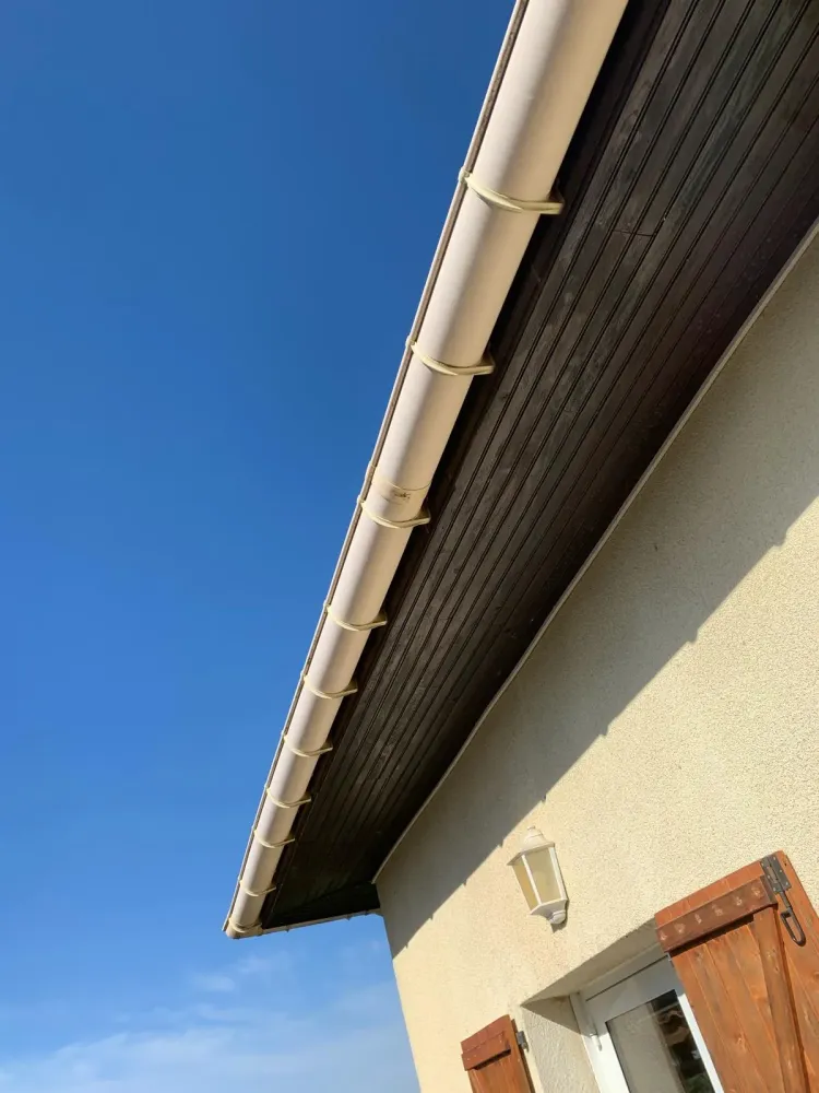 Nettoyage de gouttière après